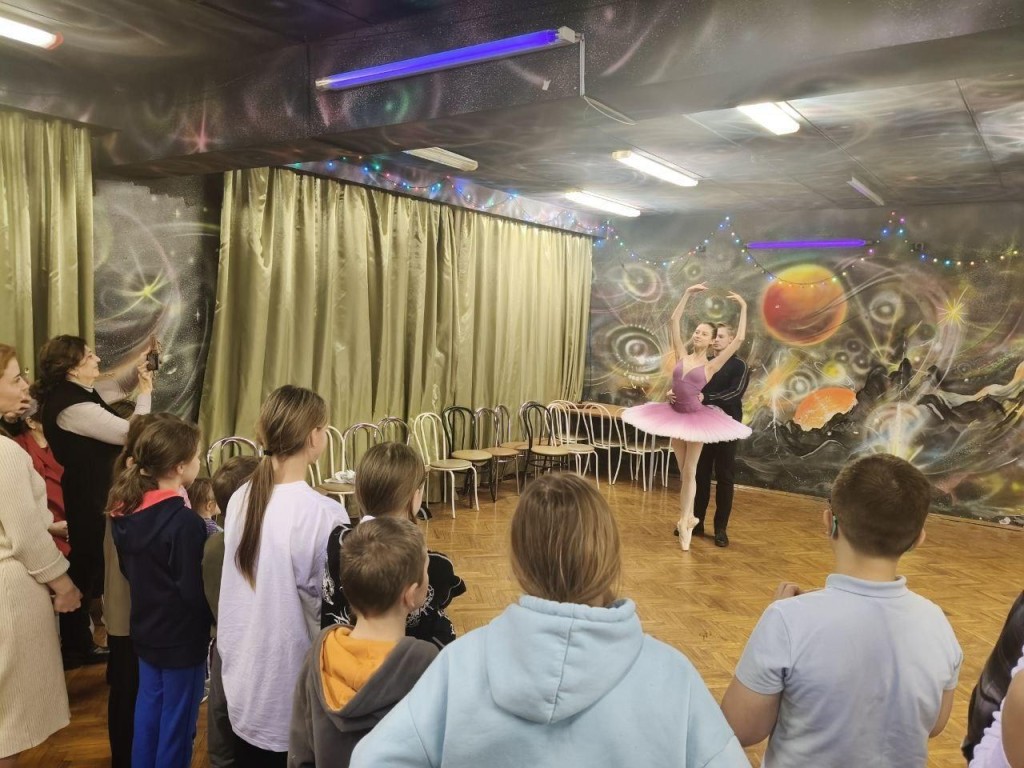 «Пуанты надежды» в Подольске: студенты балетной академии подарили детям из зоны СВО сказку
