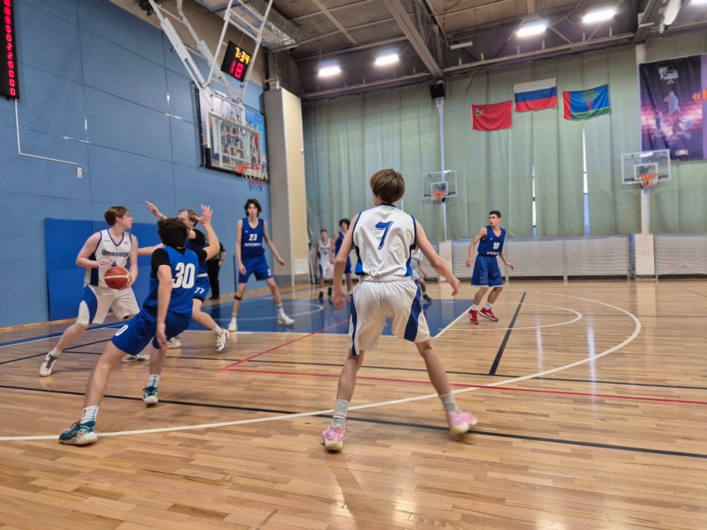 В спорткомплексе Черноголовки прошло первенство Московской области по баскетболу