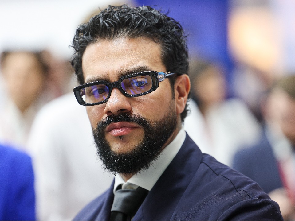 «Валиде-султан» в семье Тимати: как психолог оценила роль Симоны Юнусовой в воспитании внуков