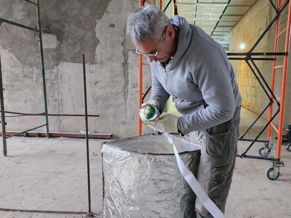 Монтаж вентиляционной системы завершают в новой школе в деревне Покровское