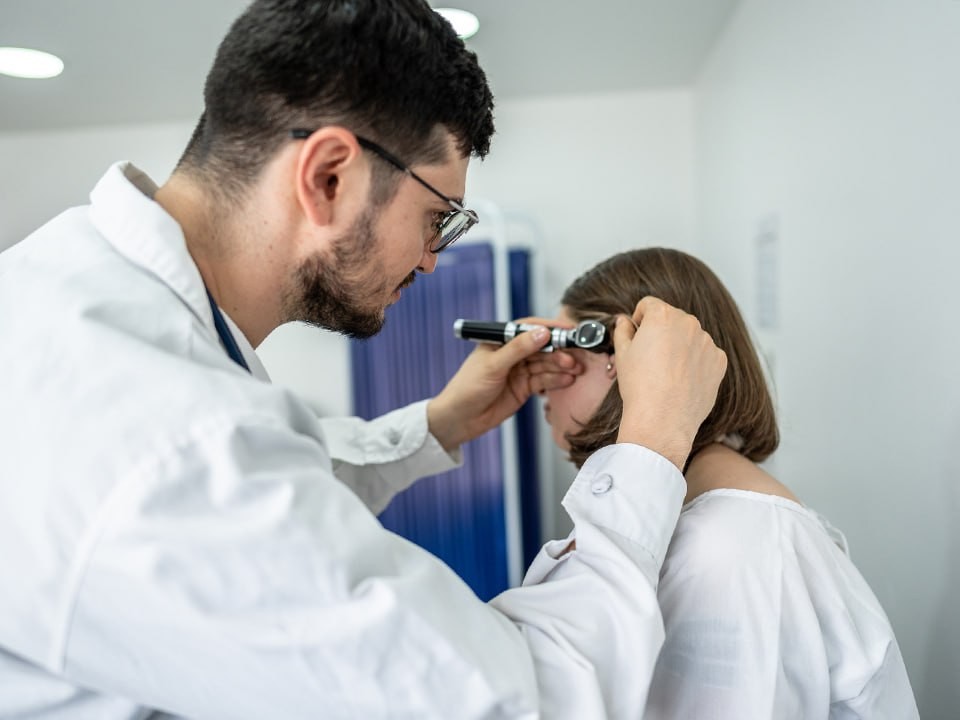 От пересоленной еды можно оглохнуть? Оториноларинголог дал советы и предостережения