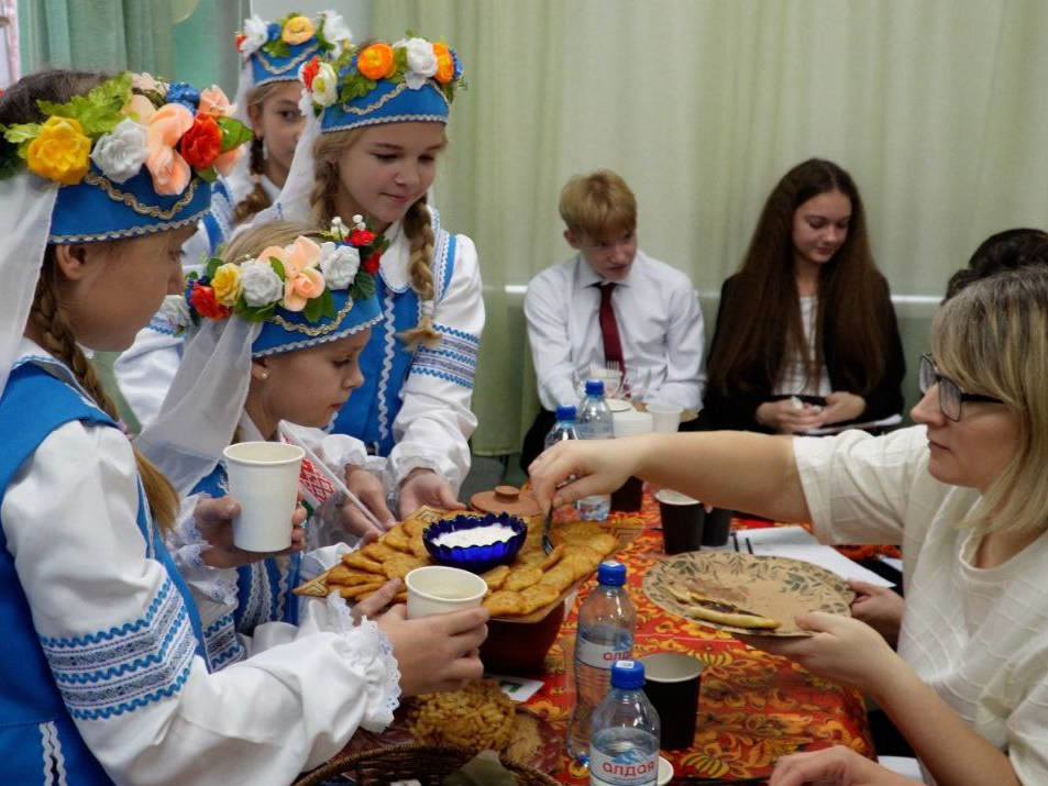 В Атепцевской школе прошел фестиваль национальной кухни