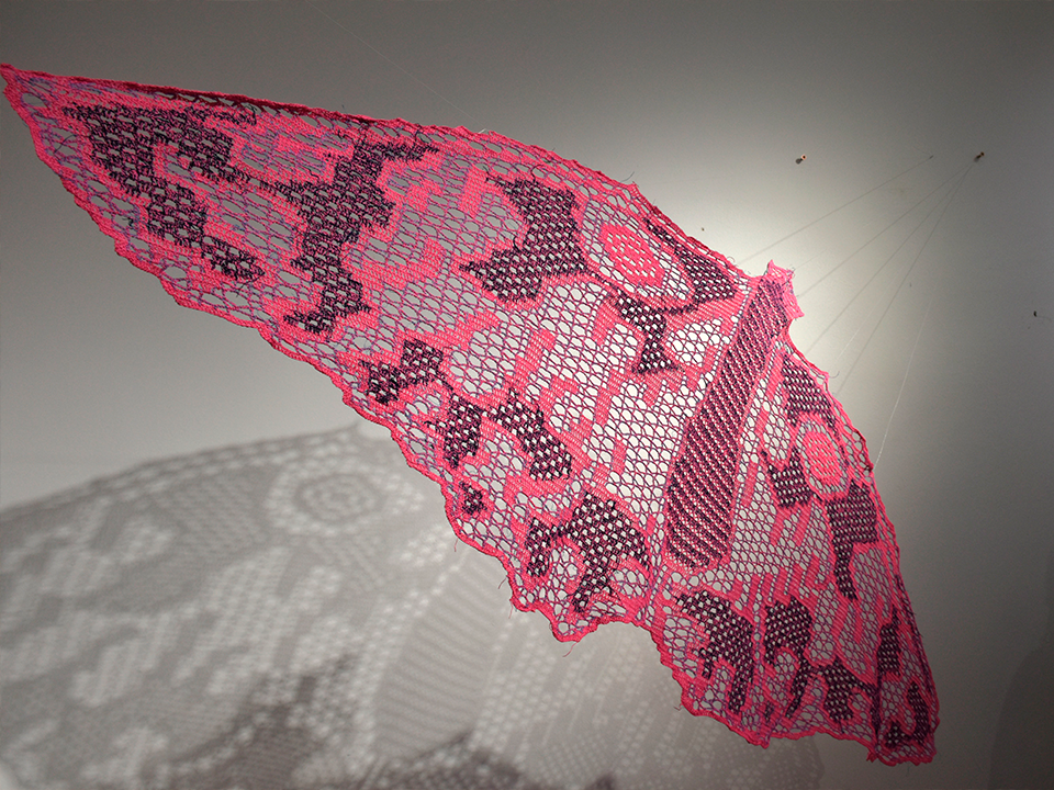 Паутина из колготок и портреты из ткани: чем удивит арт-резиденция в Зарайске