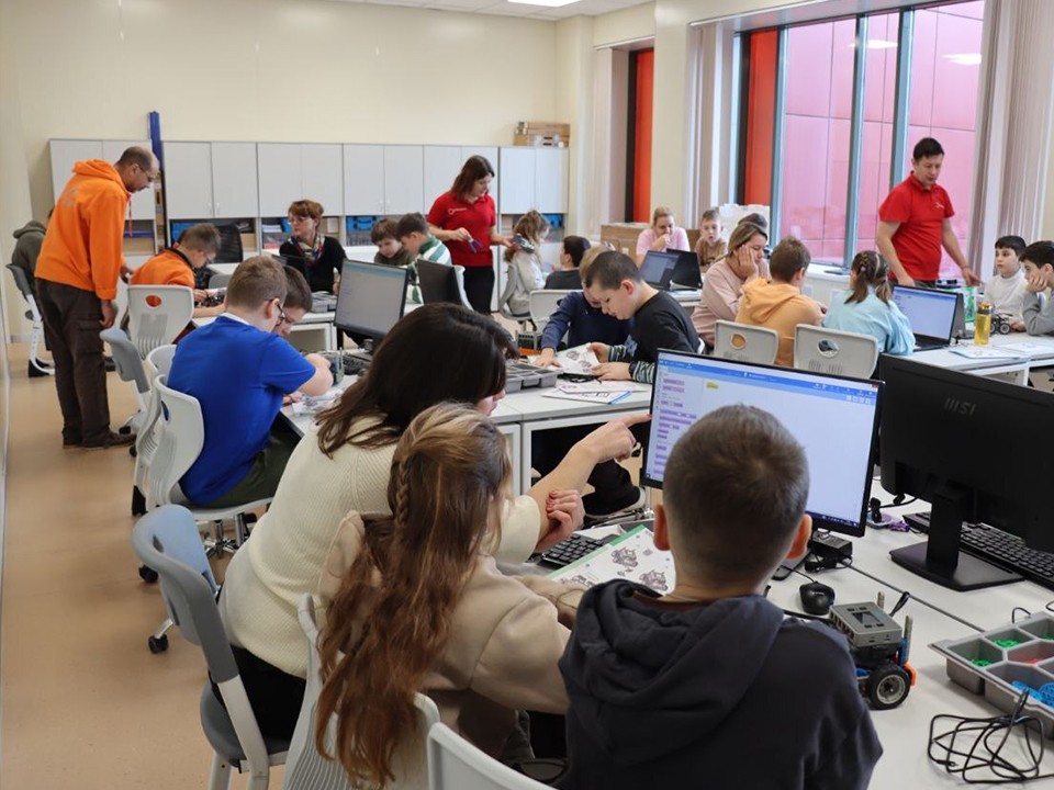 Инженерные гонки в Ступине: школьники представили роботов на фестивале