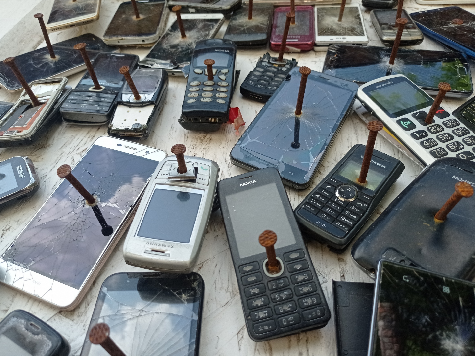 Куда выбрасывать старую технику и сломанные гаджеты в Подольске