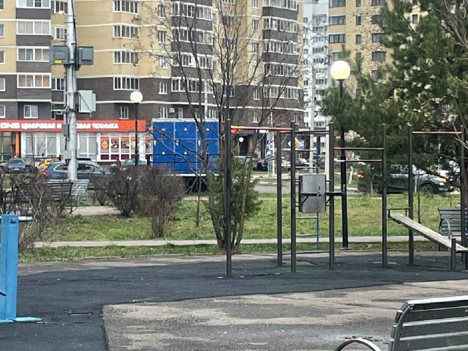 На детской площадке по Набережной улице восстановили освещение по просьбе жителя