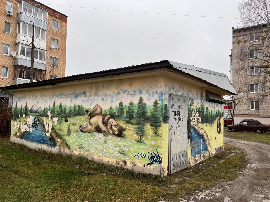 Пейзажи африканского сафари: двор в Рошале претендует на звание лучшего в России