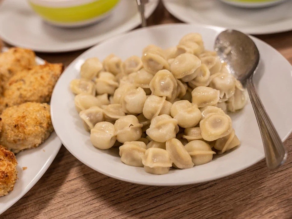 Царский новогодний стол: 15 неожиданных начинок для пельменей от шеф-повара