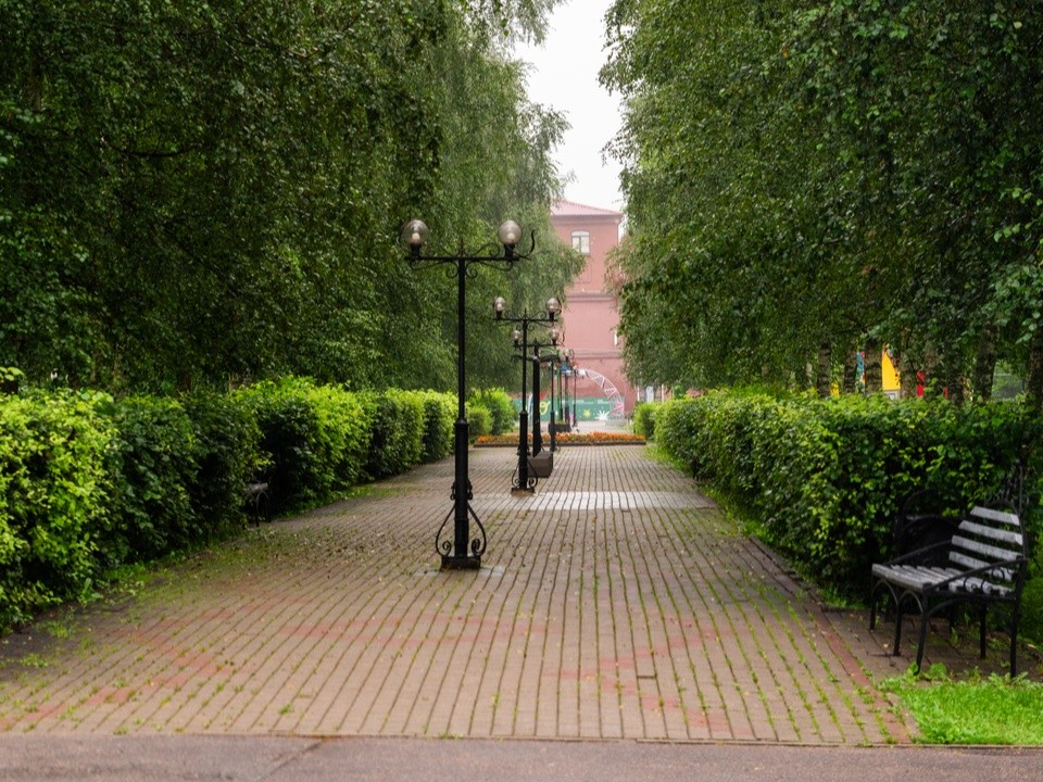 Информационное табло, которое повредили вандалы, восстановили в парке Высоковска