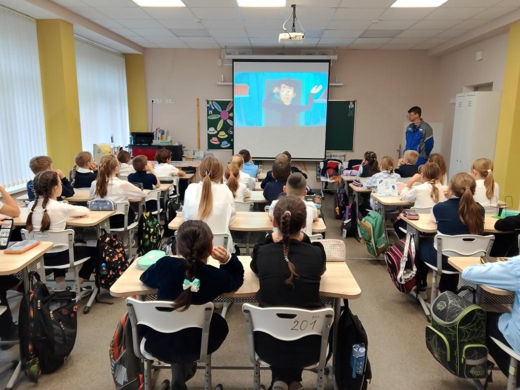 «Уберечь от беды»: детей из Сергиева Посада обучили культуре безопасного поведения с электричеством