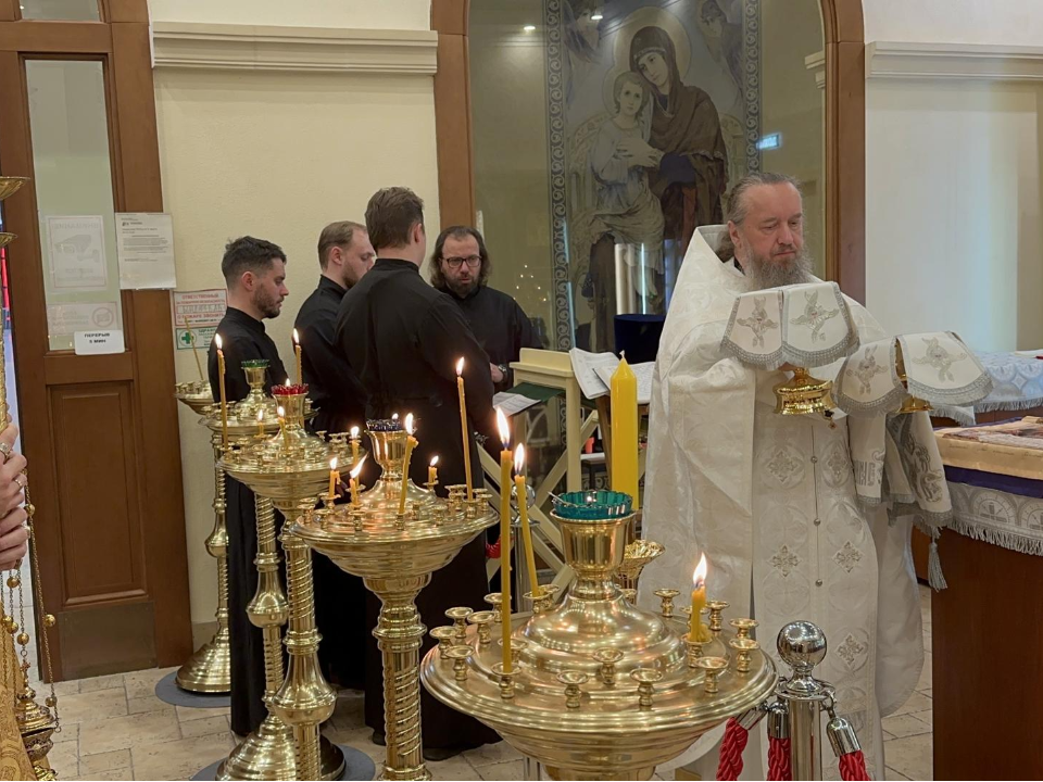 В аэропорту Домодедово прошла первая литургия в часовне Архангела Михаила