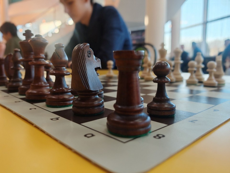 Игра на выбывание: наметились лидеры школьной лиги Чехова по шахматам