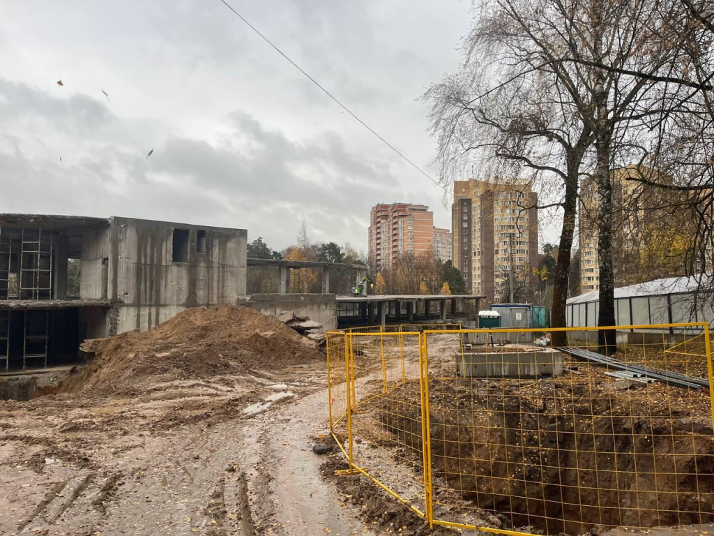 На месте долгостроя в Красногорске возводят новый торгово-досуговый центр