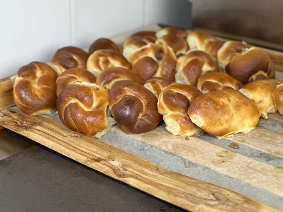 Булки с начинкой приготовили можайские студенты для Дома милосердия ко Дню народного единства