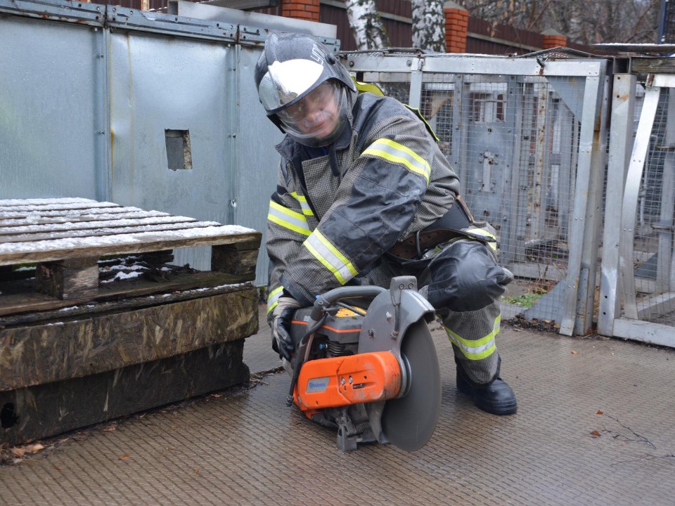 От работы в завале до первой помощи: как проходит аттестация у подмосковных спасателей