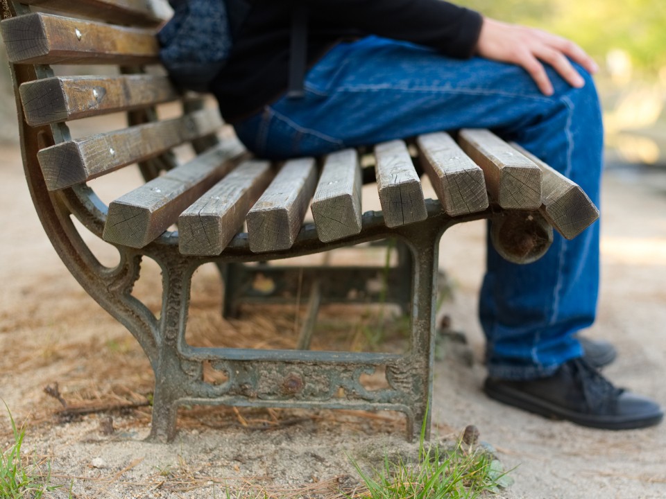 Оригинальный способ борьбы с любителями выпить на дворовых лавках нашли в Химках