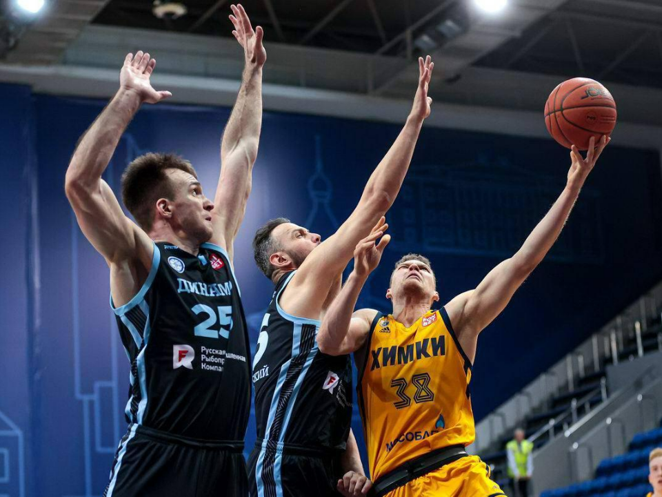 Баскетбольный клуб «Химки» сыграет против «Динамо» в новом раунде Суперлиги