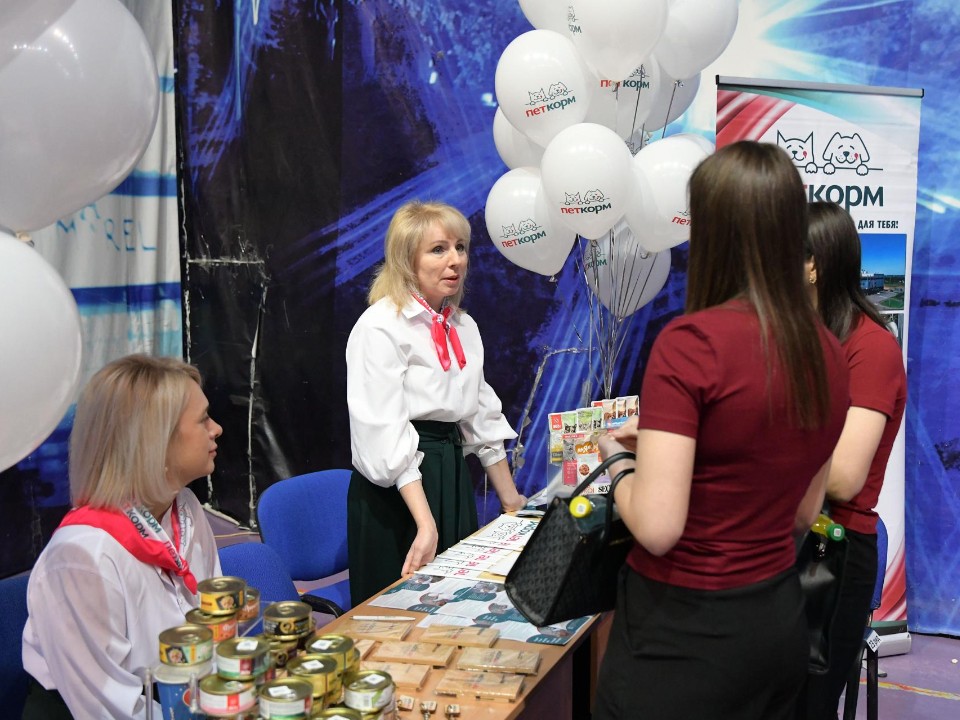 И практика, и трудоустройство: как ярмарка вакансий в Дмитрове помогла пройти стажировку и найти работу