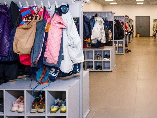 Многодетной семье из Воскресенска подарили зимнюю одежду