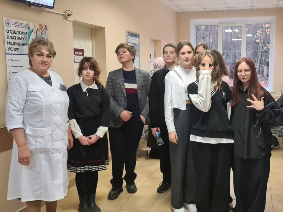 Школьницы в Пушкино решили стать врачами после неформального общения в поликлинике