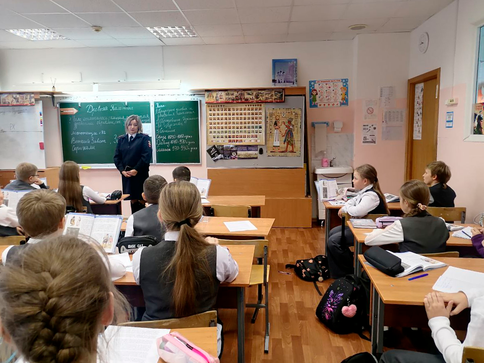 Сотрудники полиции Зарайска провели для школьников уроки правовой грамотности