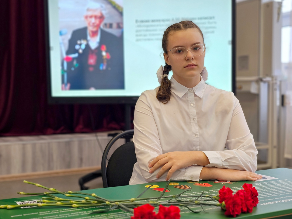 В Луховицах «Партой Героя» увековечили память ветерана ВОВ Анатолия Хардина