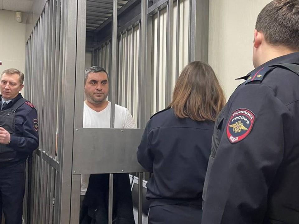 Суд избрал меру пресечения обвиняемому по делу об обрушении «Снежкома»