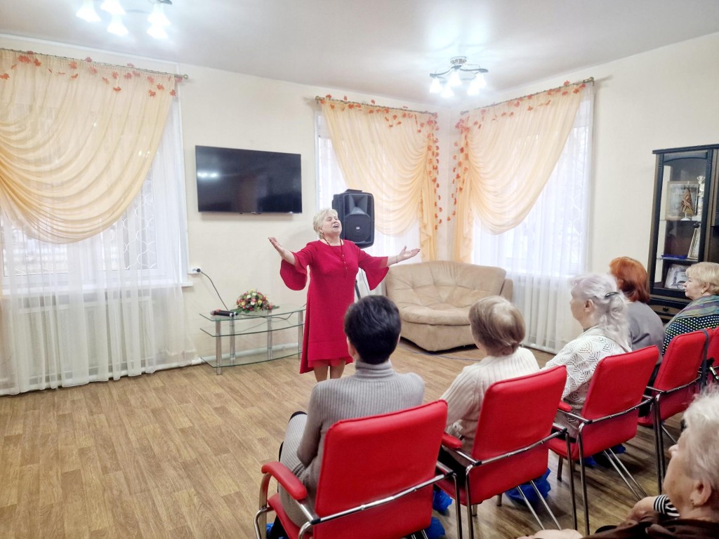 «Бабушки-заюшки»: в Воскресенске прошел концерт для участников «Активного долголетия»