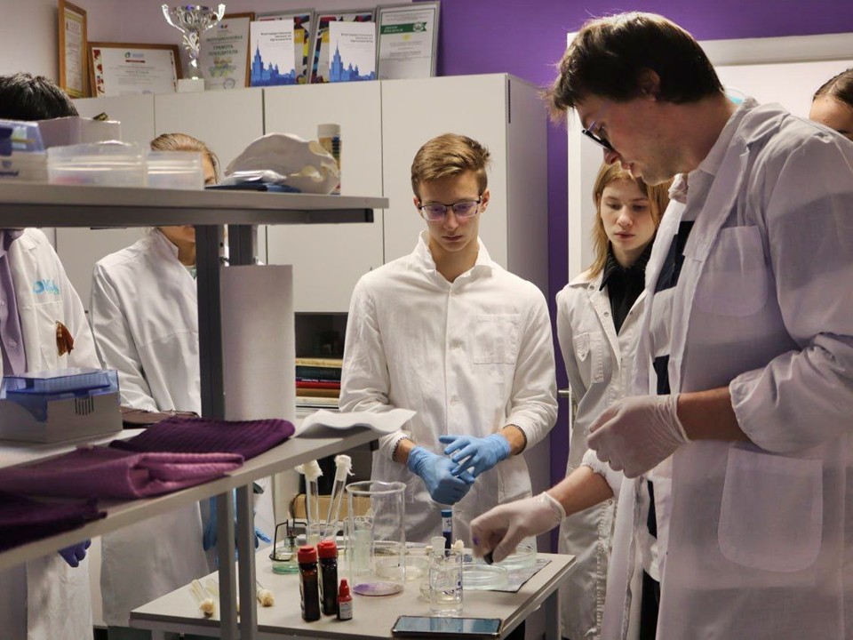 Экологическая конференция в Пущине открыла путь в науку для более 200 школьников