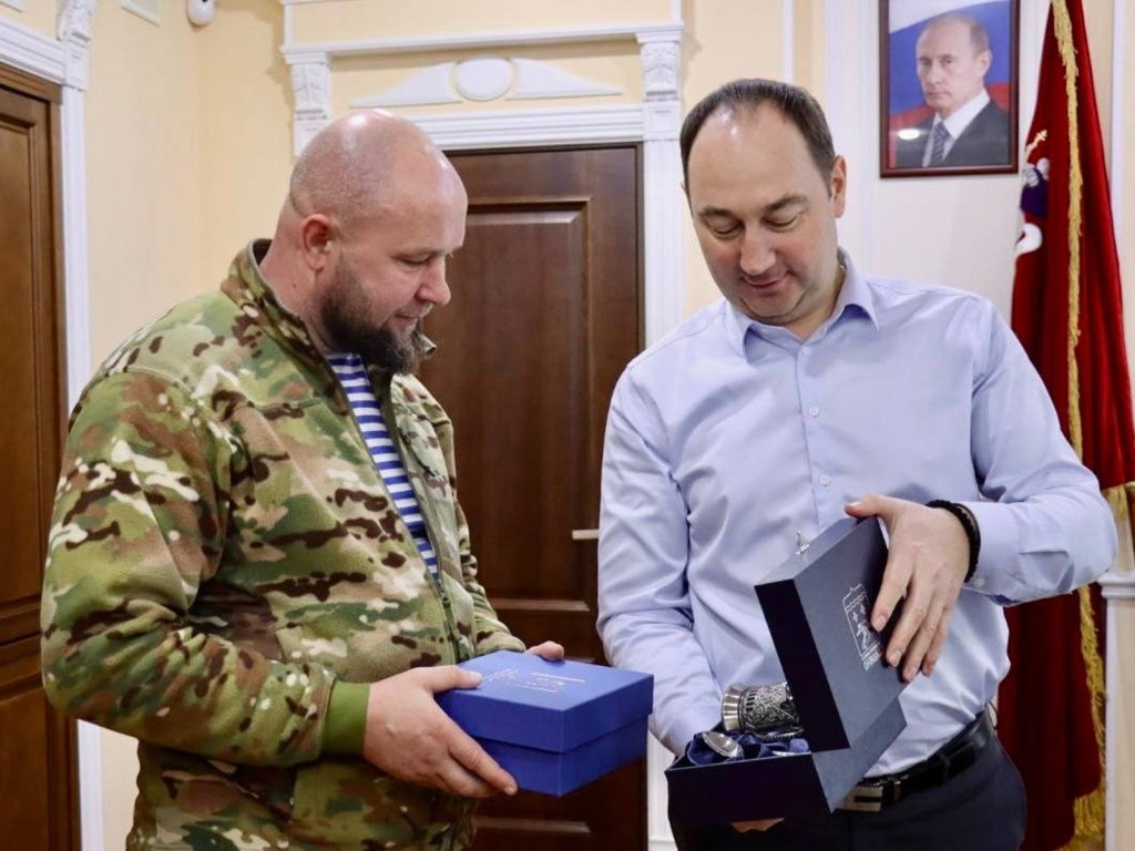 «Мы ждем возвращения с победой»: глава Ступина встретился с участником СВО Алексеем