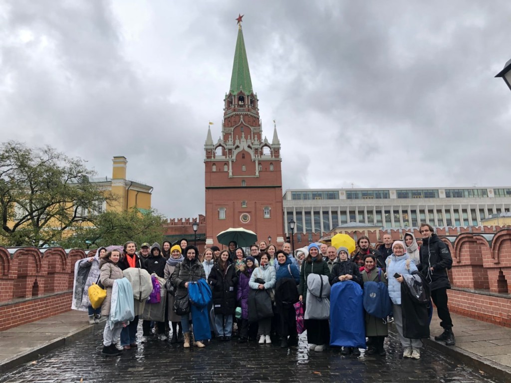 Музыкальная магия в Кремле: певцы из Дубны окунулись в мир волшебства Гарри Поттера