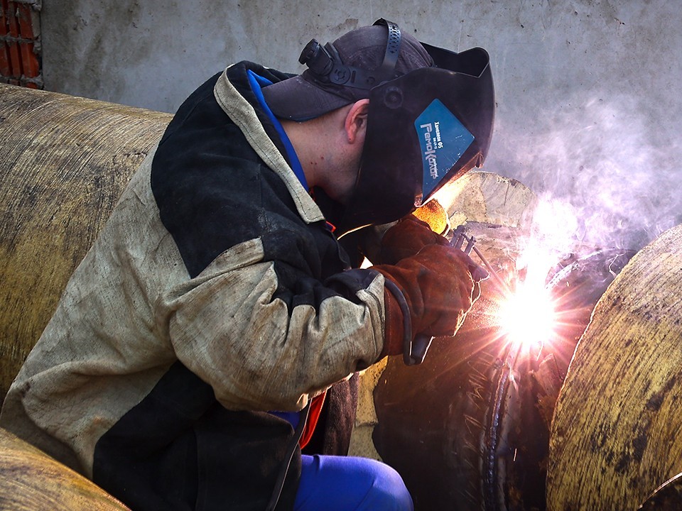 Прорыв водопровода в Микулине устранят до обеда