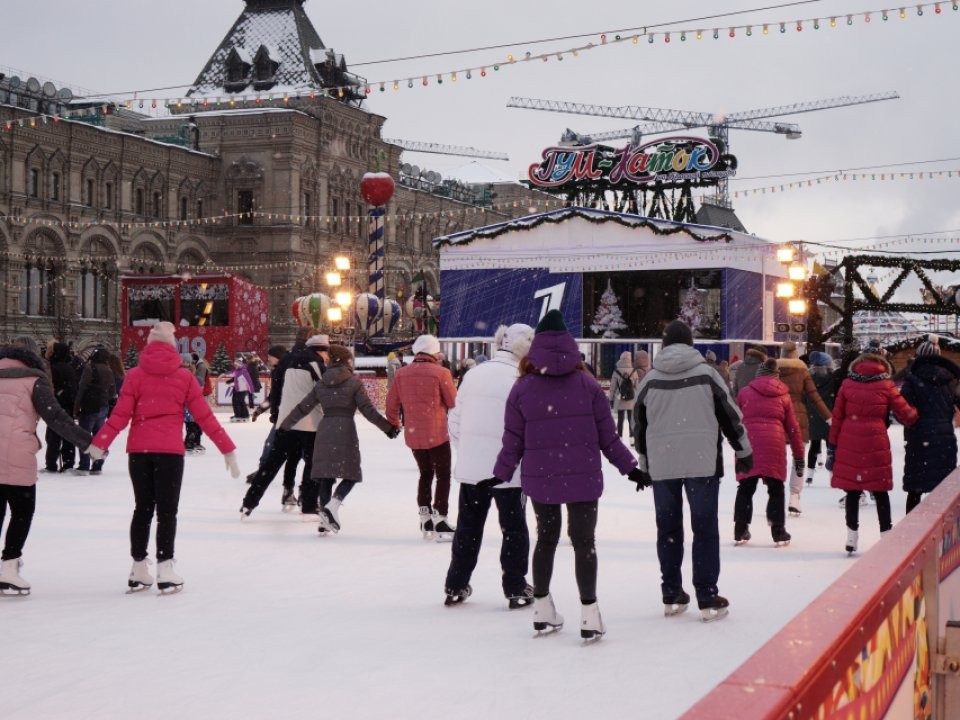 Полируем коньки: катки уже начали монтировать в Московском регионе