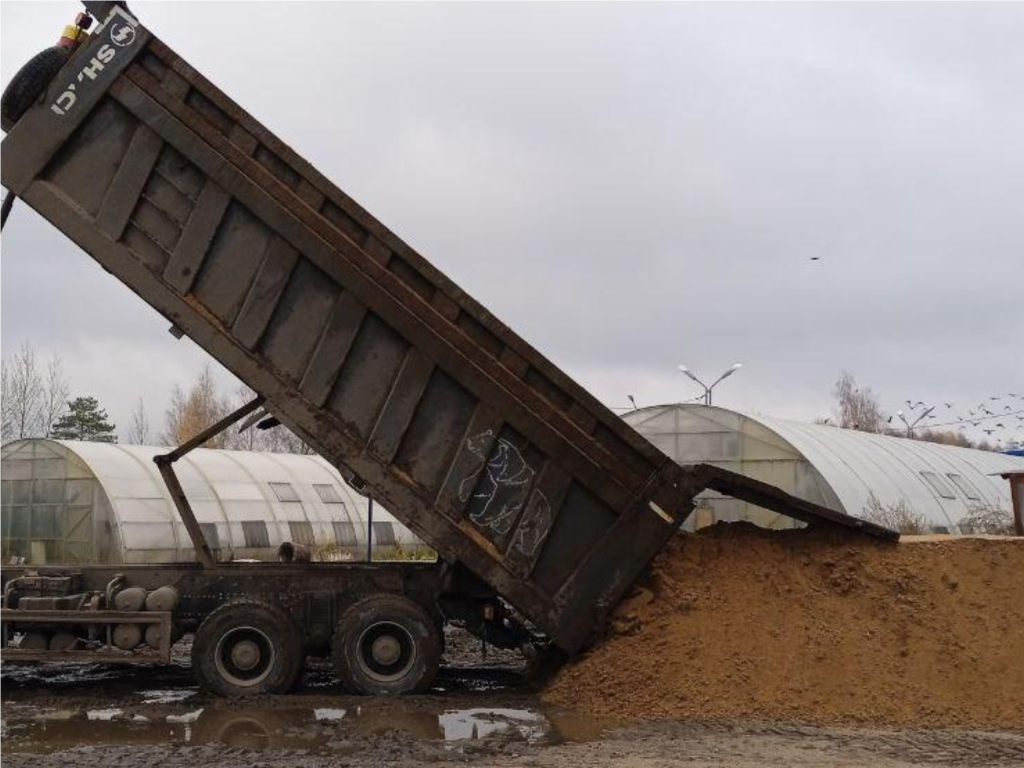 Дубна начинает зимний сезон: первые 300 тонн пескосоляной смеси уже в городе