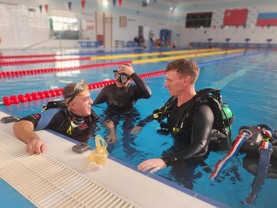 В Орехово-Зуеве проводят занятия по подводному плаванию для участников СВО