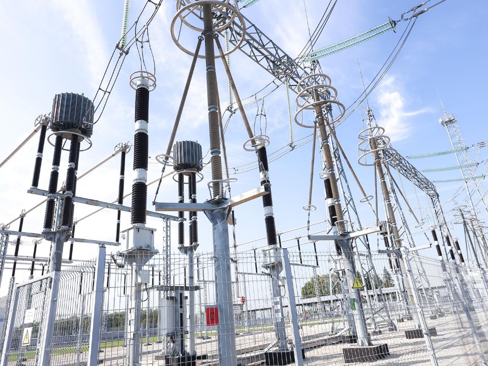 Плановые работы энергетиков в Серпуховском округе: где и в какое время 24 ноября жителям понадобятся свечи