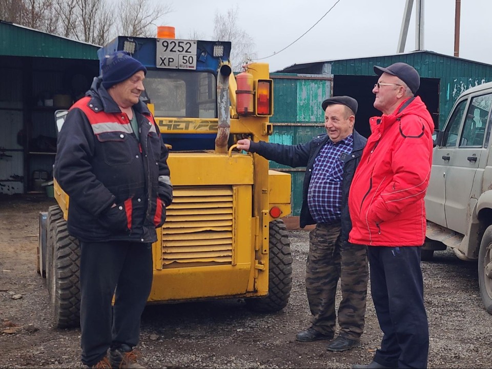 Коммунальщики Звенигорода встретят зиму песком, солью и техникой