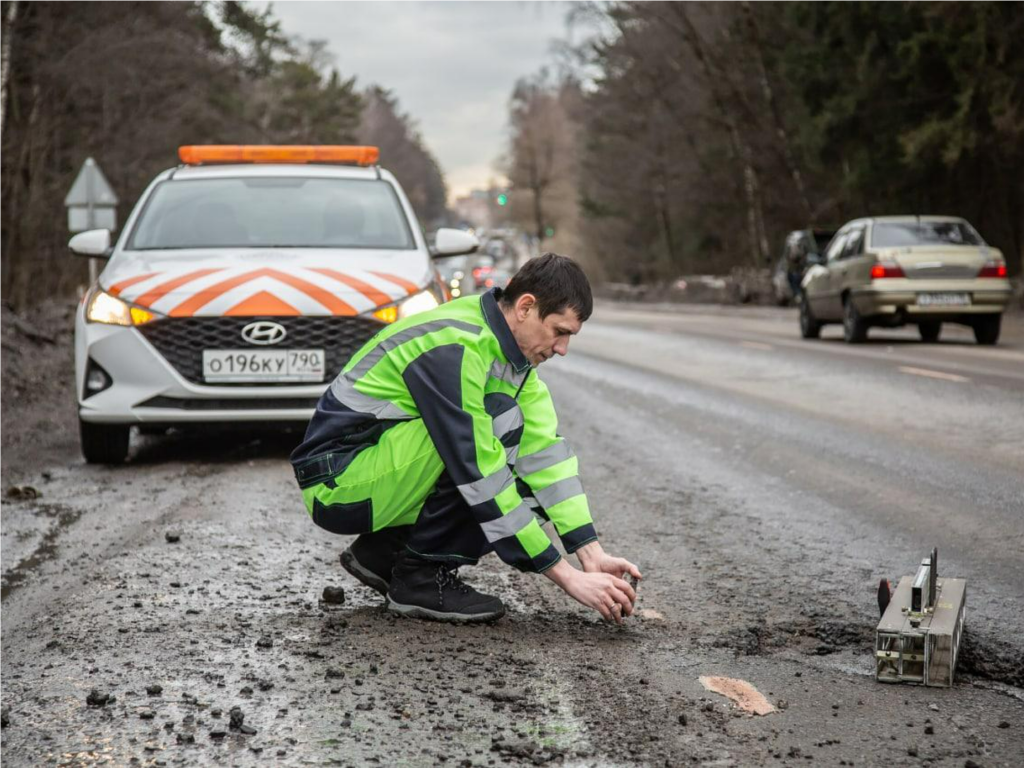 В ожидании снега и гололеда: дорожники Подмосковья перешли на зимний вариант работы
