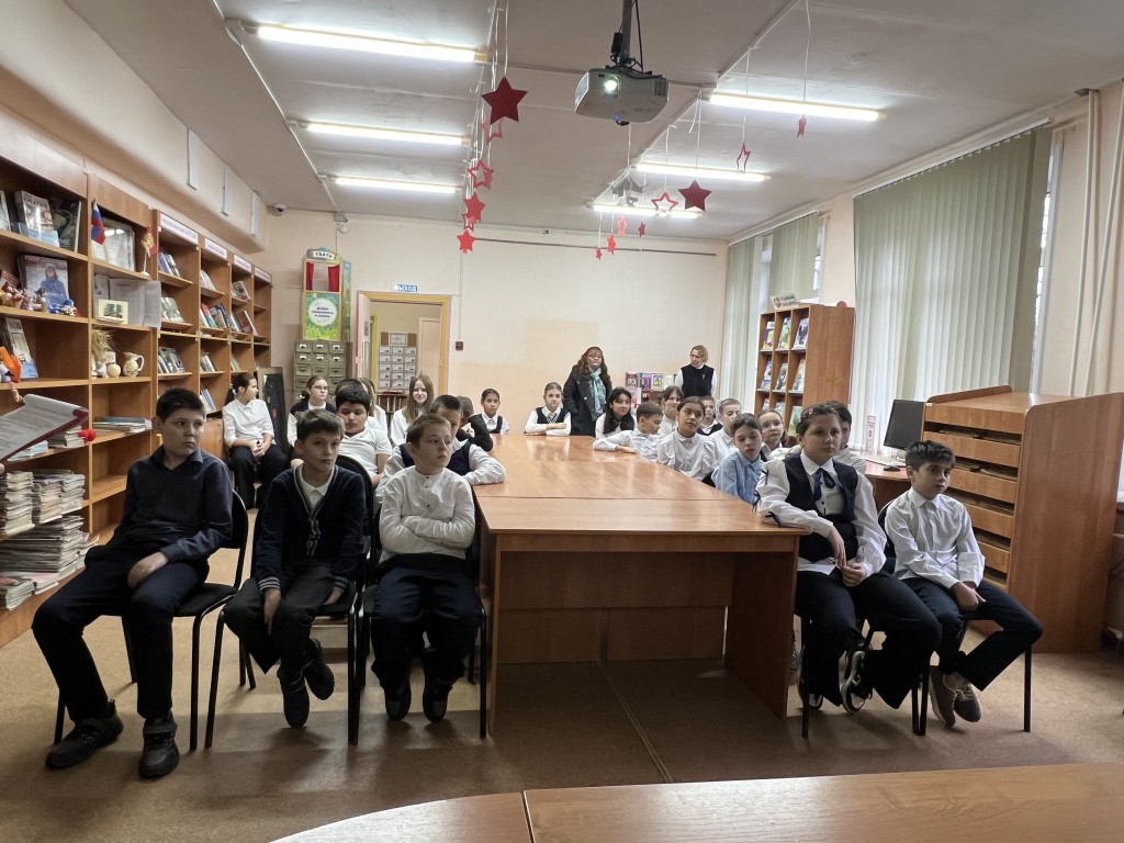 Ученики из Запрудни расширили знания о событиях 1612 года на увлекательном лектории