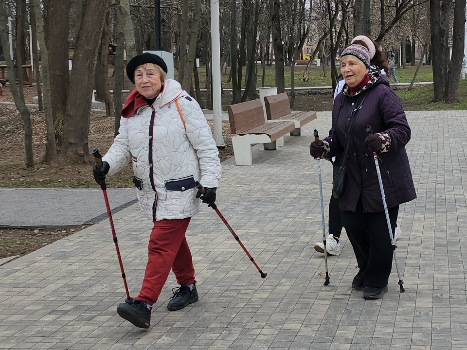 От ходьбы до эко-приключений: в парке отдыха организуют яркий досуг на свежем воздухе для всех желающих