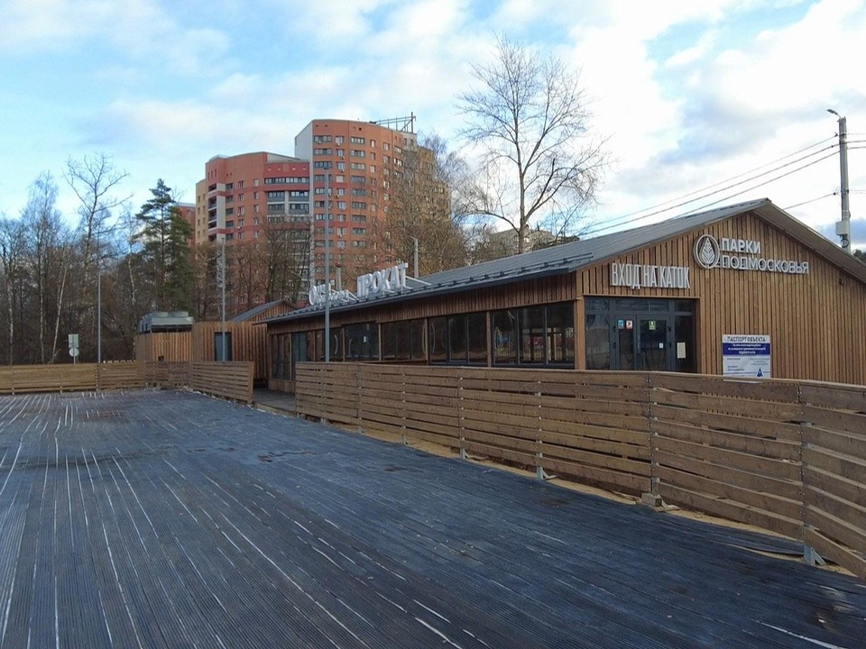 Бесплатный каток откроют в первый день зимы на стадионе «Сатурн»