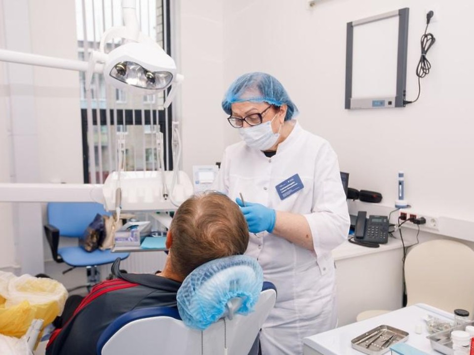 В Подмосковье упростили услугу бесплатного протезирования: кому доступно и как оформить заявку