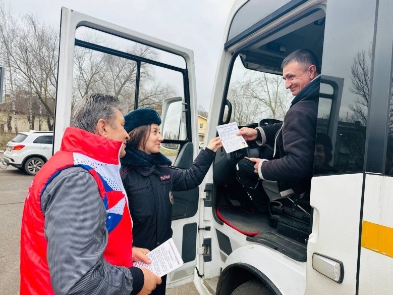 Воскресенские автоинспекторы проверили водителей автобусов на соблюдение требований безопасности