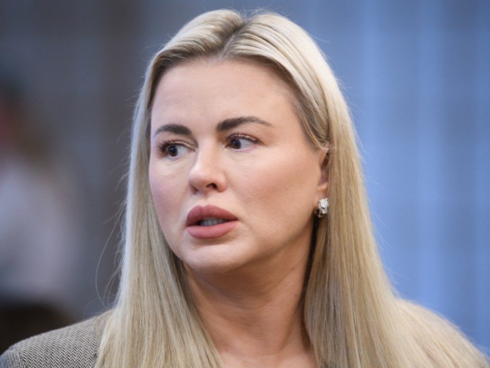 «Пухлая девочка»: как тренер по фигурному катанию травмировал Анну Семенович и к чему это привело