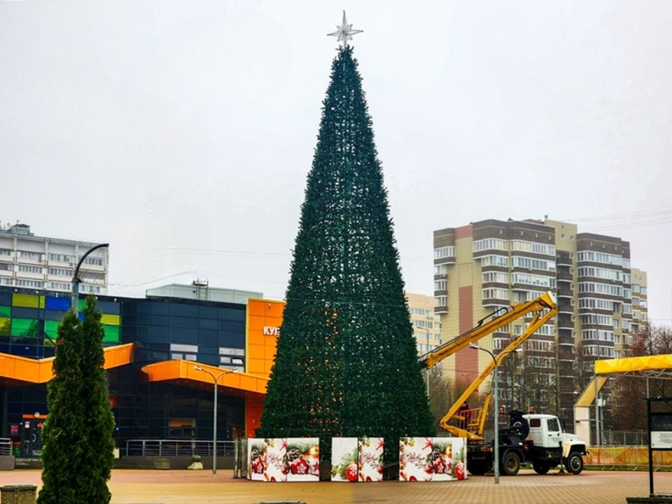 В Пущине зажглись первые огни новогодних праздников