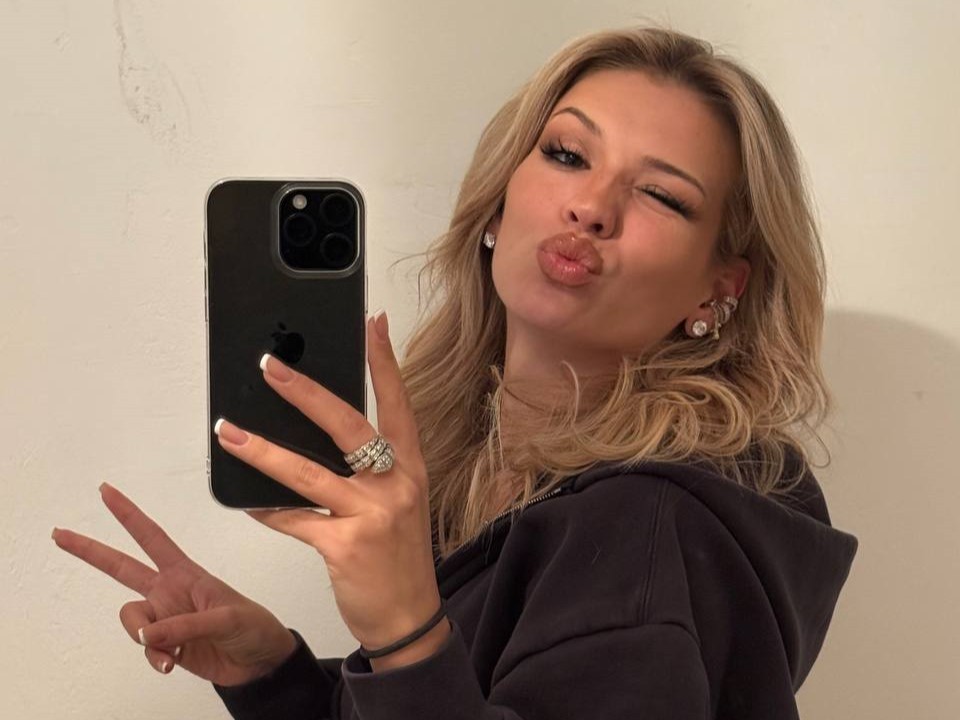 Охотница на чужих парней: Чеботина пыталась увести избранника у подруги, но осталась ни с чем