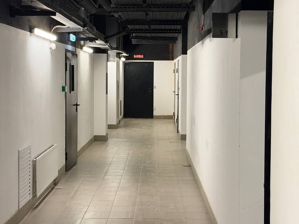 Помещения в ЖК «Кит» обследуют после жалоб жителей на подозрительных лиц