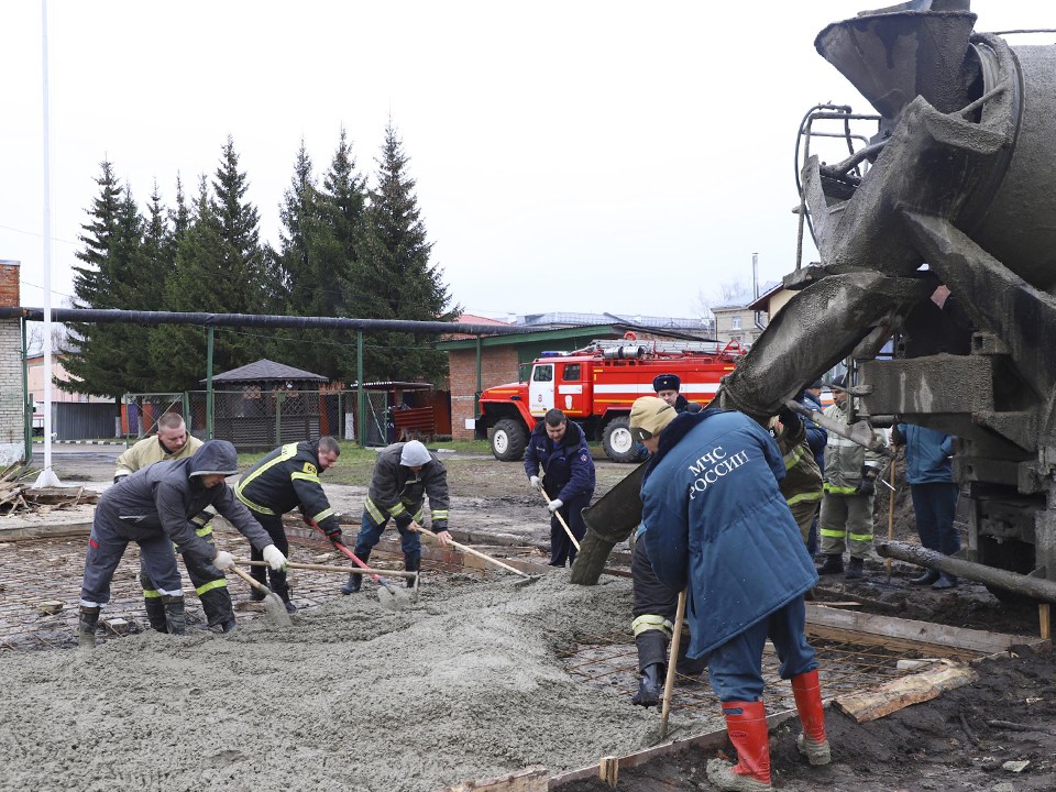 В Рошале начали строить первую дымокамеру для подготовки газодымозащитников