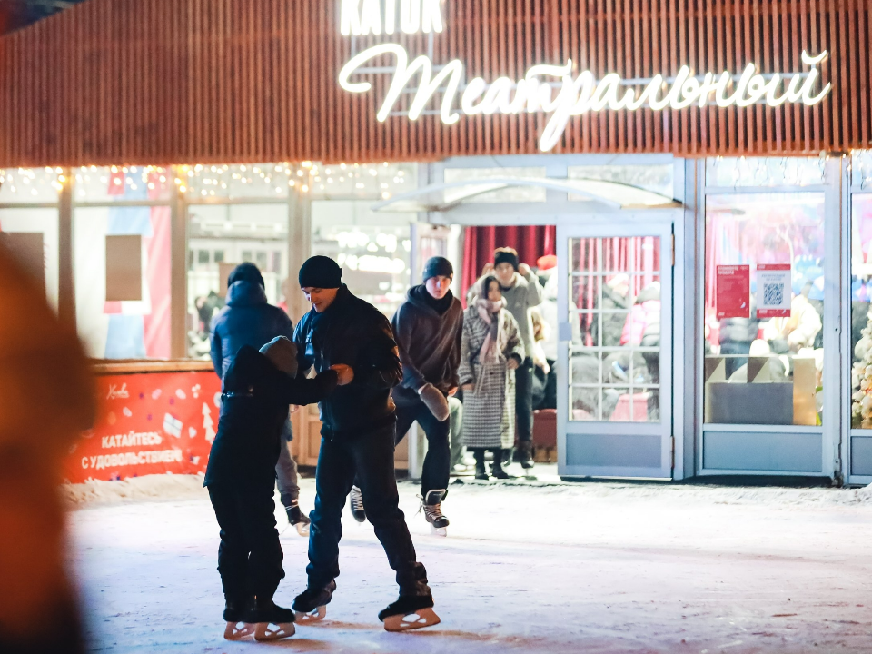 Театральный каток планируют открыть 12 декабря