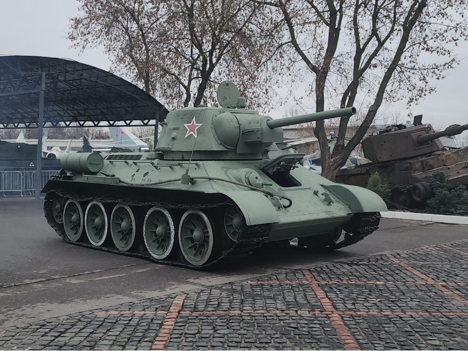 Танк с Красной площади вернулся в музей техники Вадима Задорожного